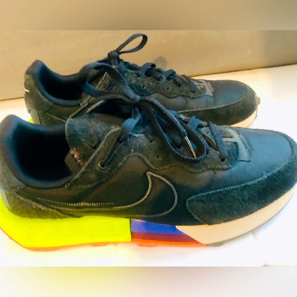 NIKE FONTANKA WAFFLE - Excellent condition!(women’s size 10)